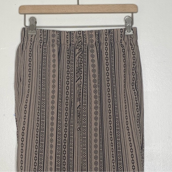 SHEIN beige and black boho pull up pants - Picture 3 of 6